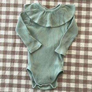 Ruffle neck onesie bodysuit long sleeve 6-12 months